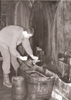 Historischer "Bierkeller" in der Steigstrae mit Hans Bader im Jahr 1985